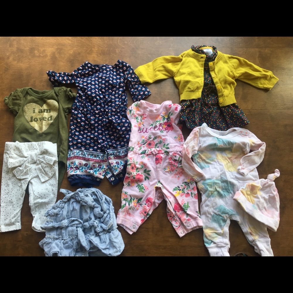 Newborn girl lot